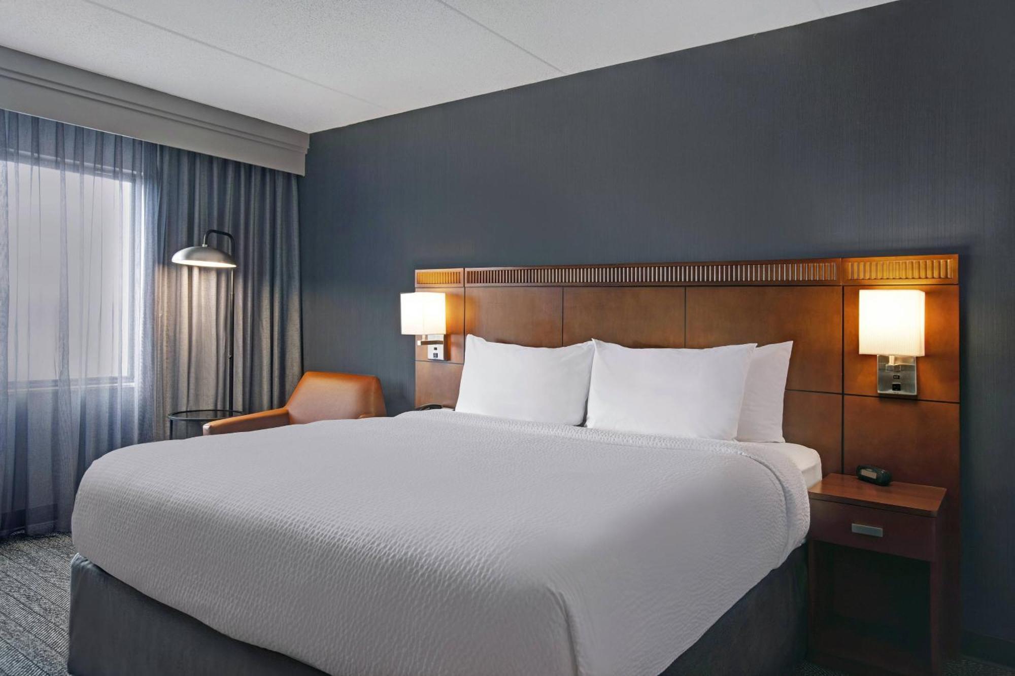 Courtyard Chicago Elmhurst/Oakbrook Area Екстер'єр фото