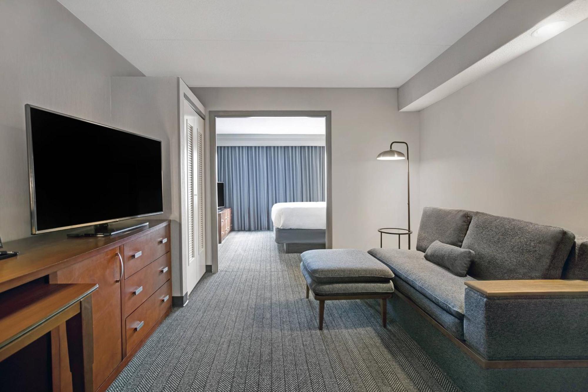 Courtyard Chicago Elmhurst/Oakbrook Area Екстер'єр фото