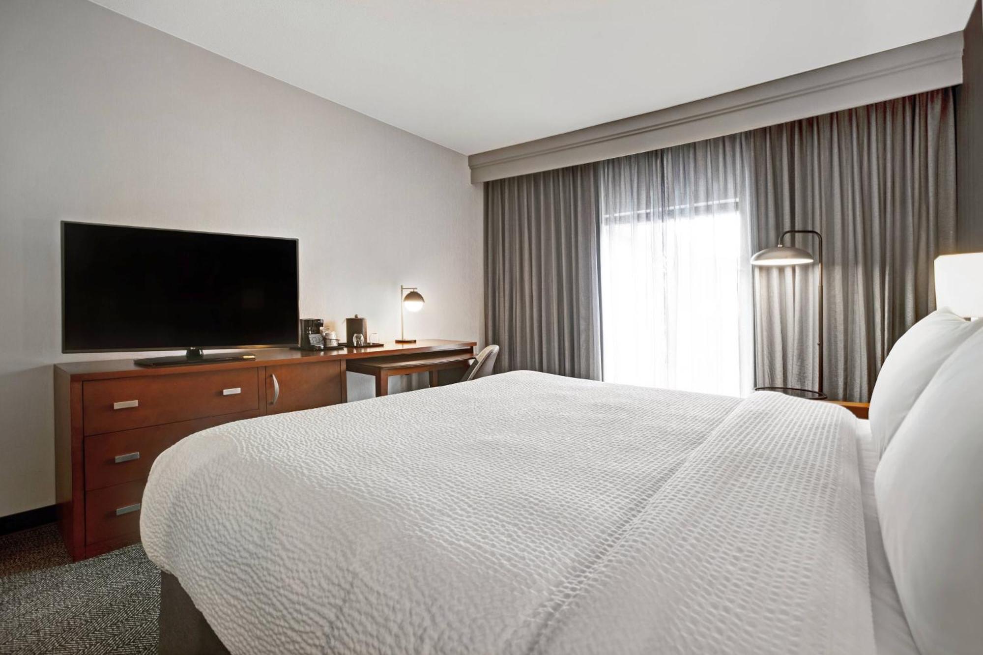 Courtyard Chicago Elmhurst/Oakbrook Area Екстер'єр фото