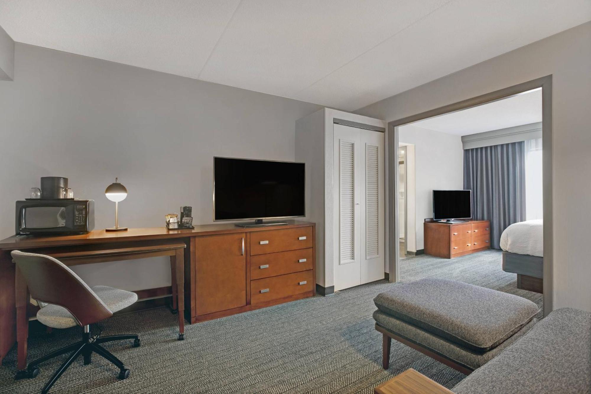 Courtyard Chicago Elmhurst/Oakbrook Area Екстер'єр фото