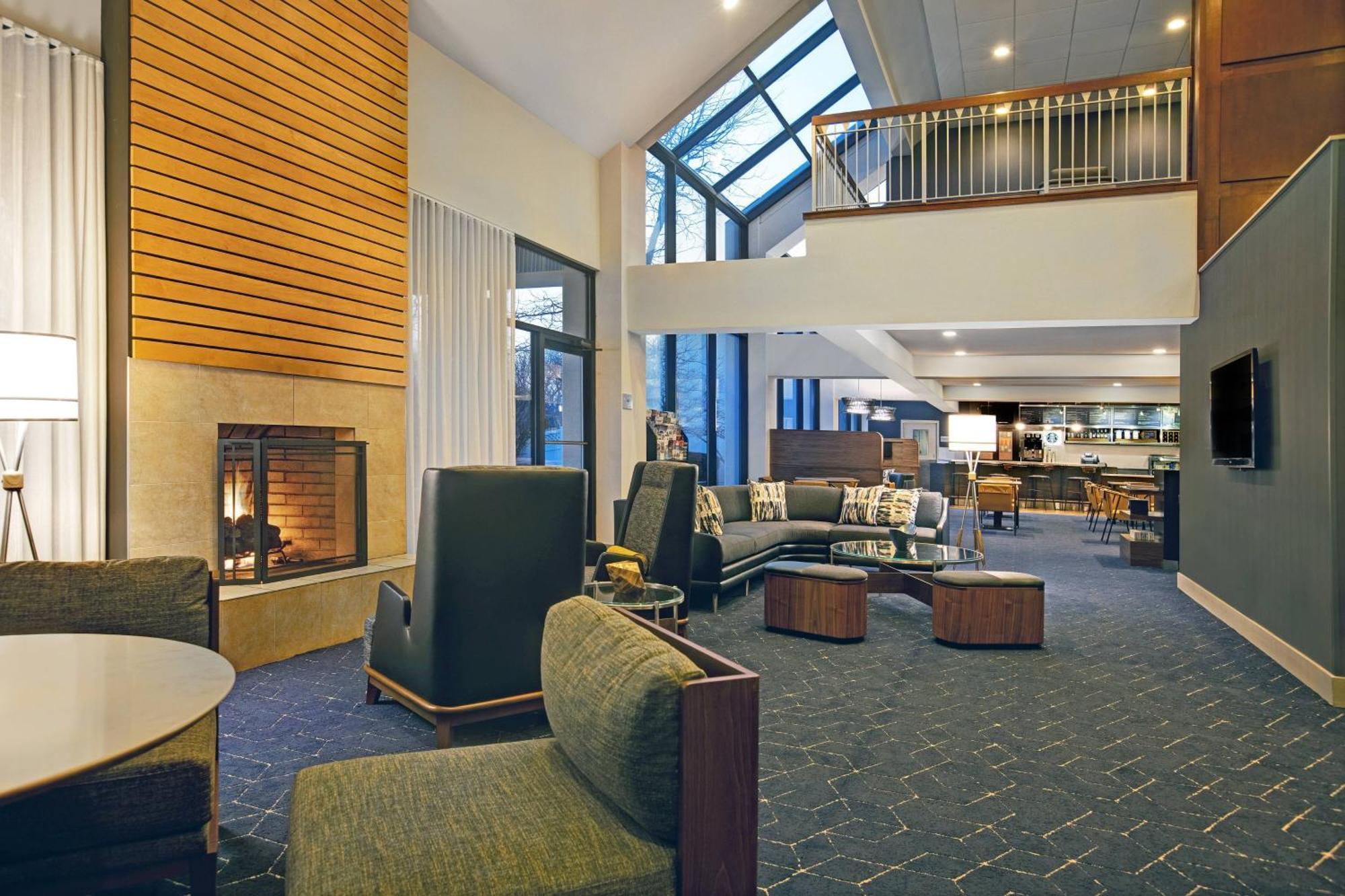 Courtyard Chicago Elmhurst/Oakbrook Area Екстер'єр фото