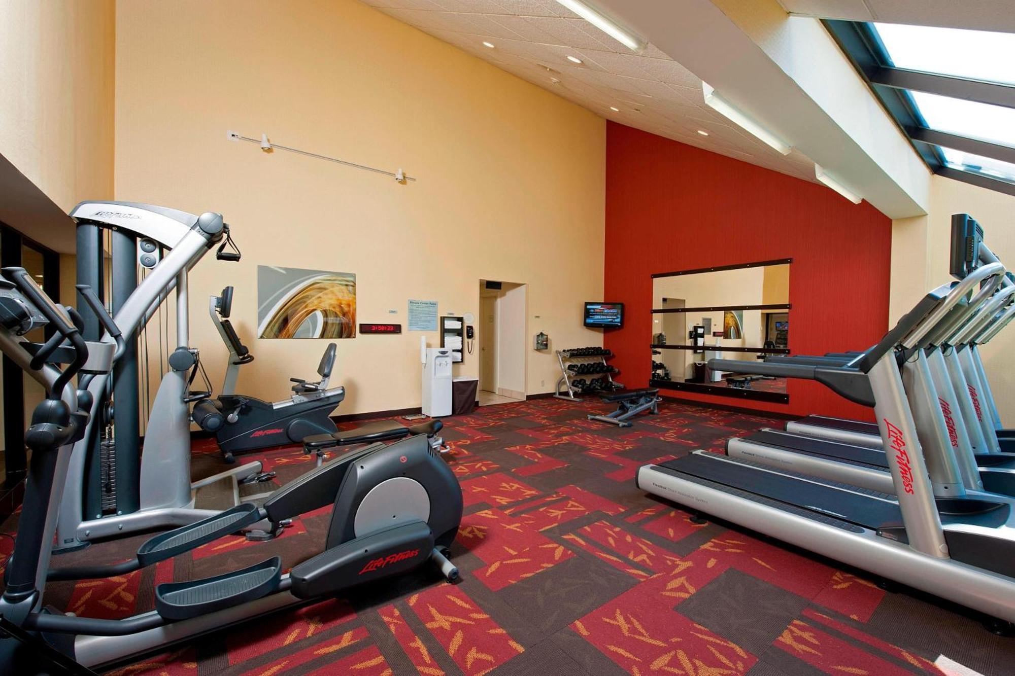 Courtyard Chicago Elmhurst/Oakbrook Area Екстер'єр фото