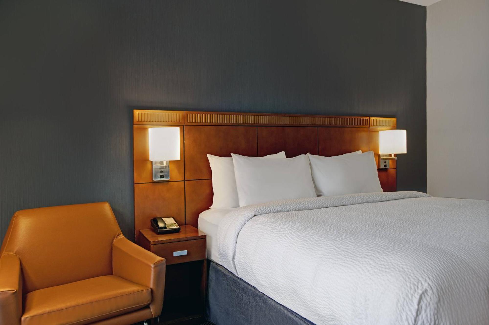 Courtyard Chicago Elmhurst/Oakbrook Area Екстер'єр фото