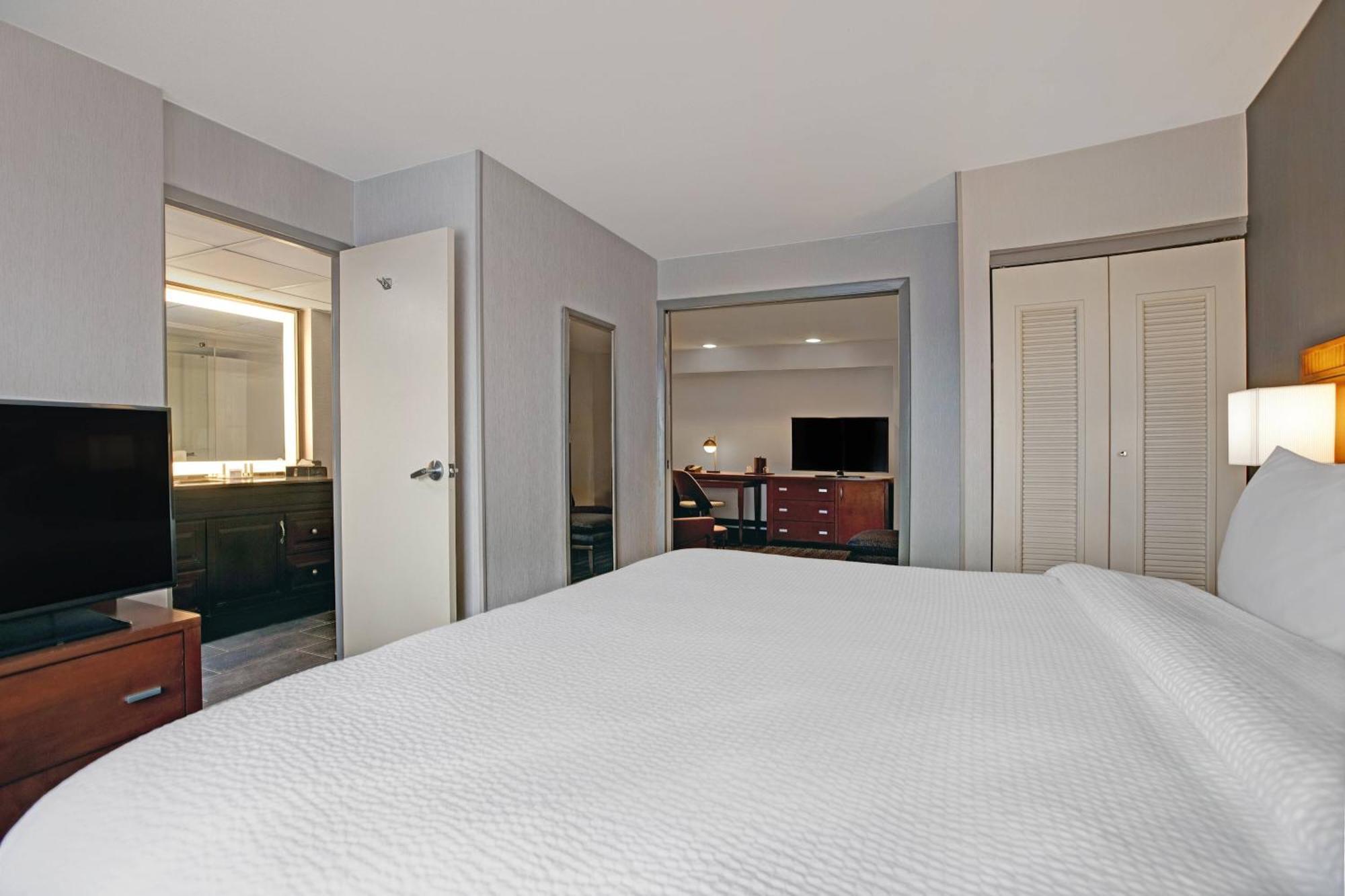Courtyard Chicago Elmhurst/Oakbrook Area Екстер'єр фото