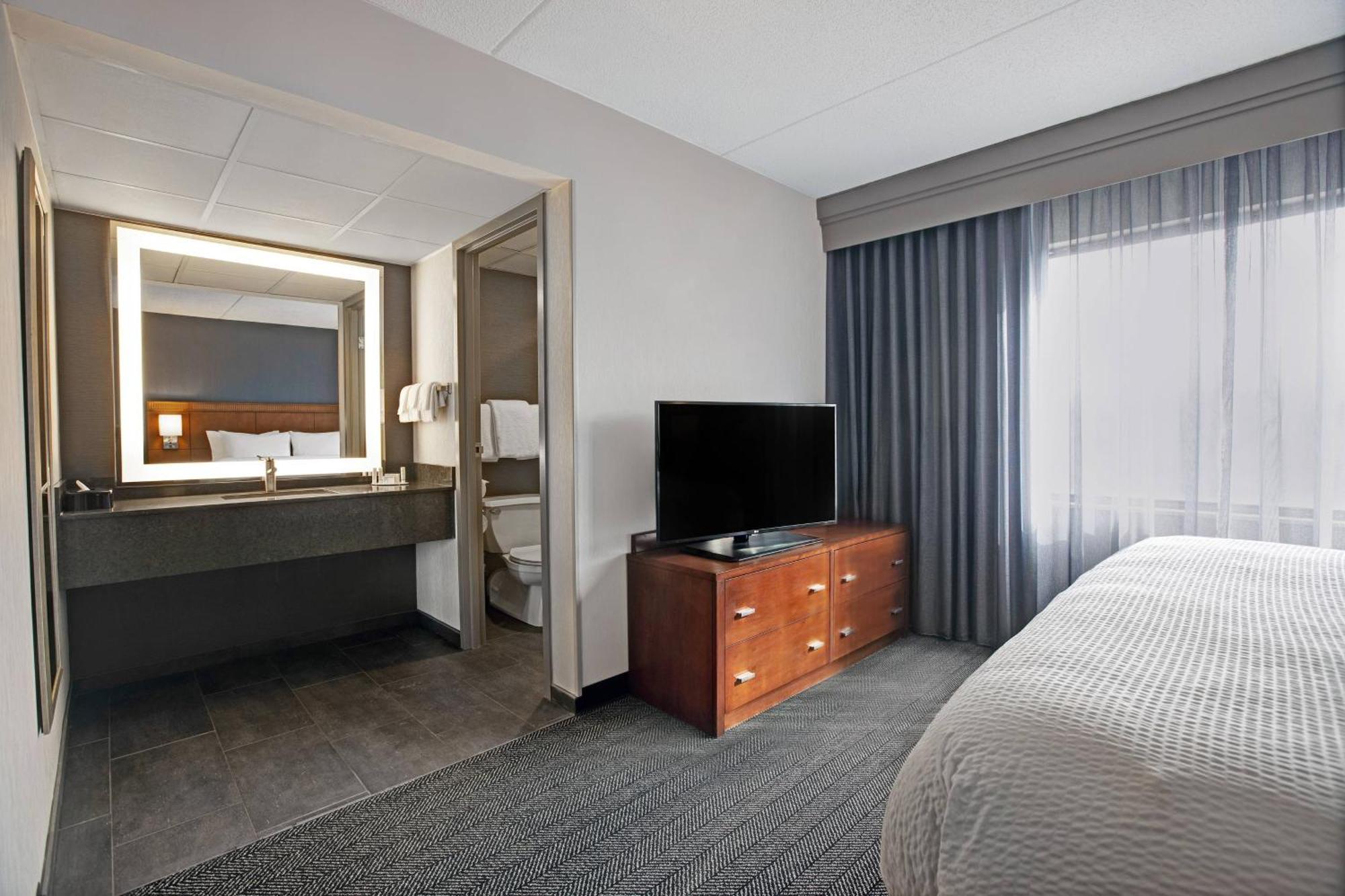 Courtyard Chicago Elmhurst/Oakbrook Area Екстер'єр фото