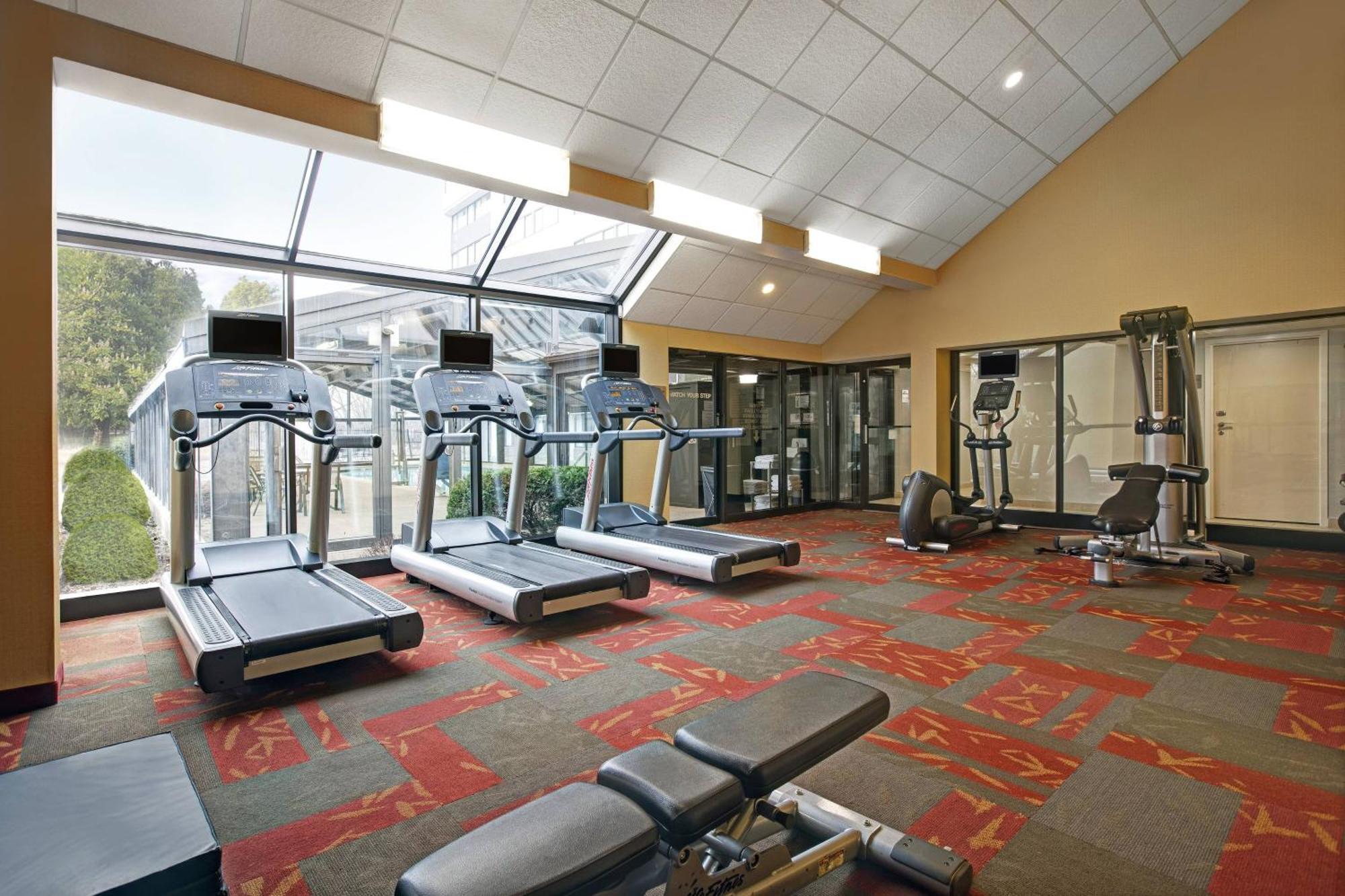Courtyard Chicago Elmhurst/Oakbrook Area Екстер'єр фото