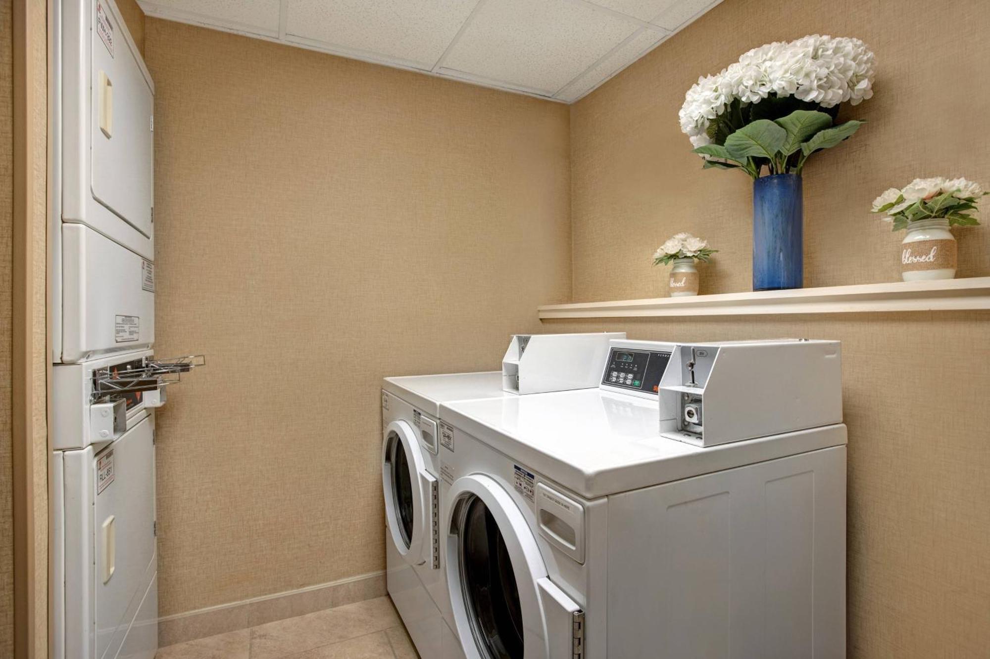Courtyard Chicago Elmhurst/Oakbrook Area Екстер'єр фото