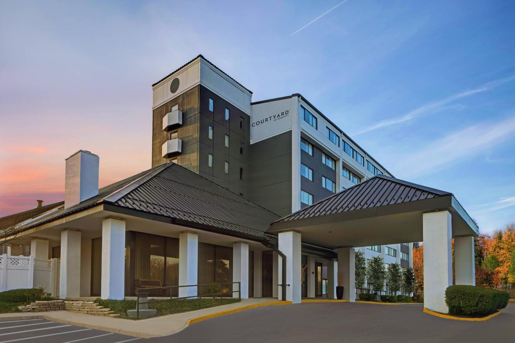 Courtyard Chicago Elmhurst/Oakbrook Area Екстер'єр фото